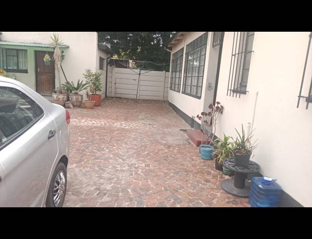 3 BEDROOM HOUSE FOR SALE IN KENSINGTON